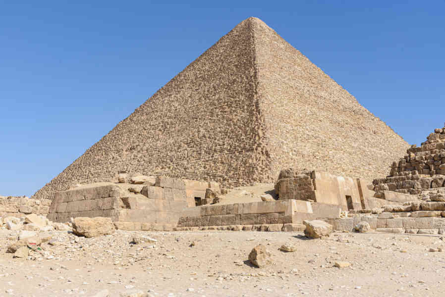 Egipto 007 - necrópolis de El Giza - pirámide de Keops.jpg